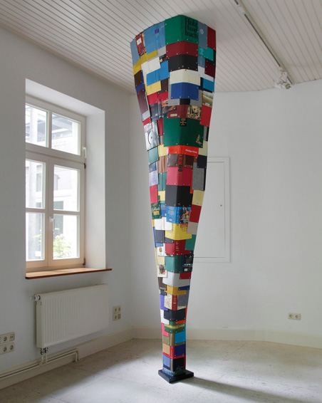 Jack and the Beanstalk, Buchdeckel, Schrauben, 320 x 70 x 20cm, 2015