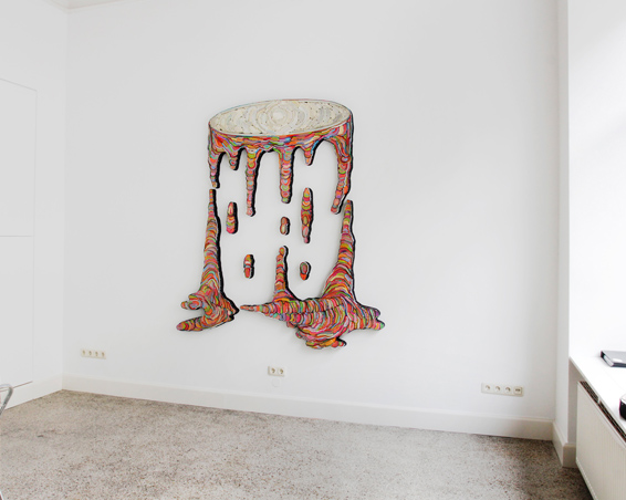 Who spillt the fucking paint again!?, Bücher, Textilien, Schrauben, 200 x 180 x 6 cm, 2015